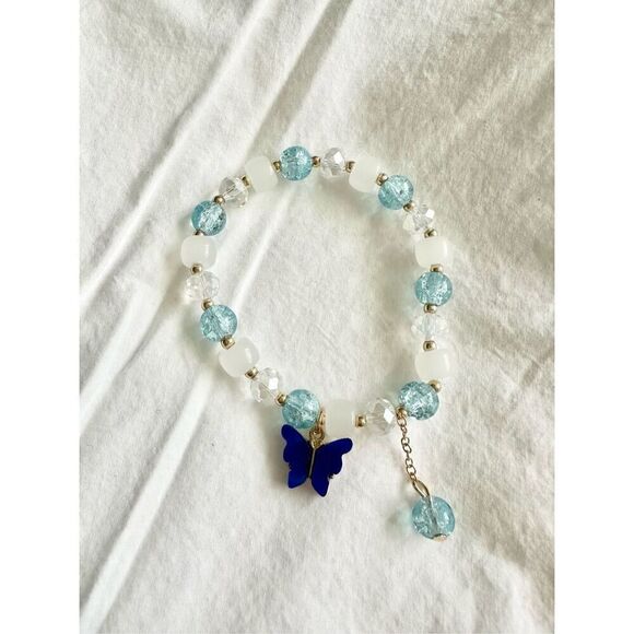 No Brand Jewelry - Blue butterfly beaded stretch bracelet ￼